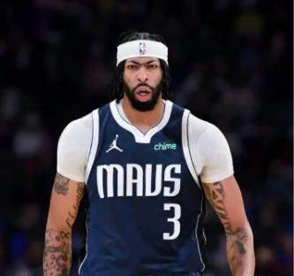 伤病隐患凸显！曝戴维斯因手术恢复或缺席揭幕战