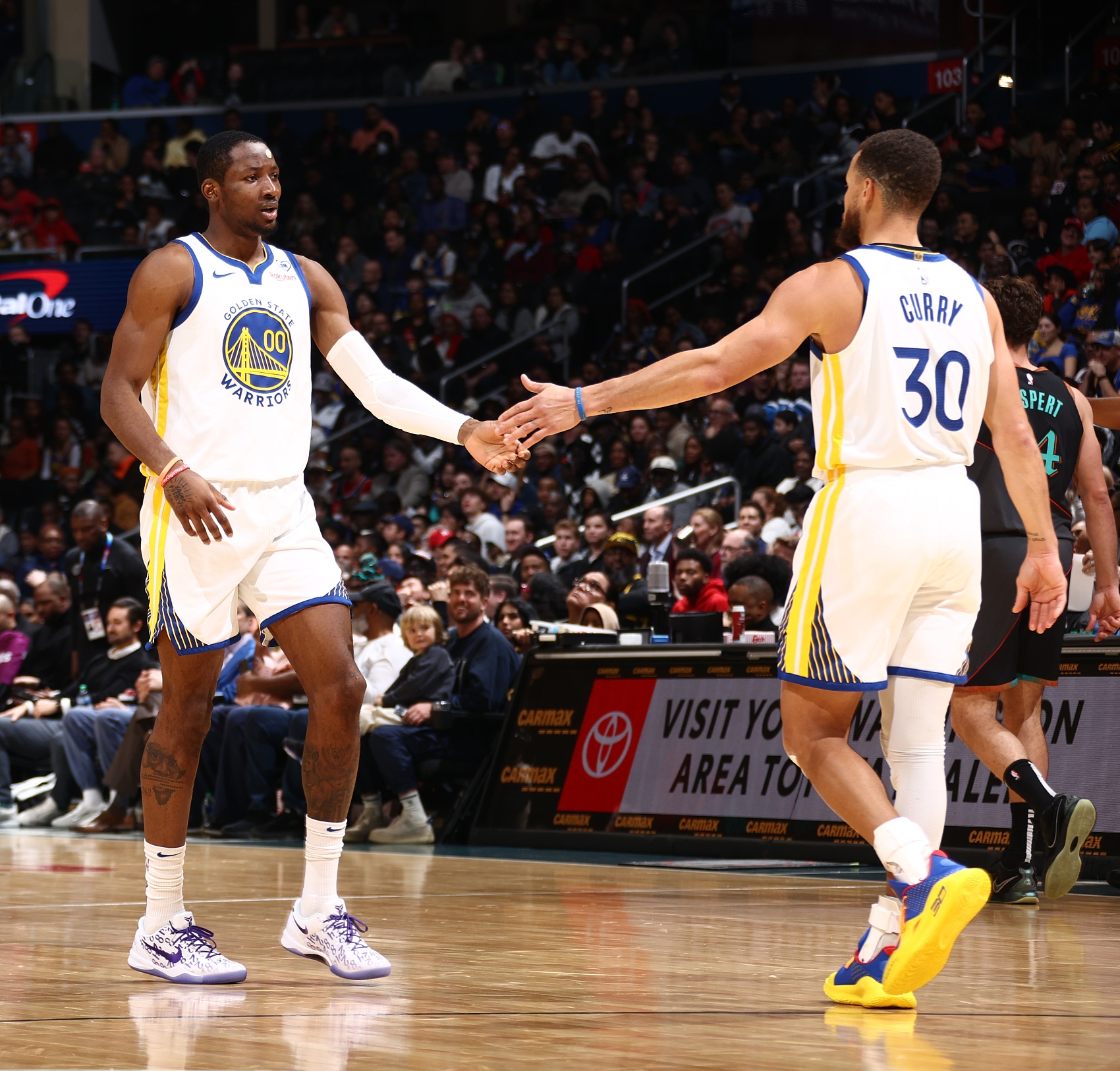 开云下载-库里:库明加始终坚持训练保持着备战状态 希望他不会缺席太久