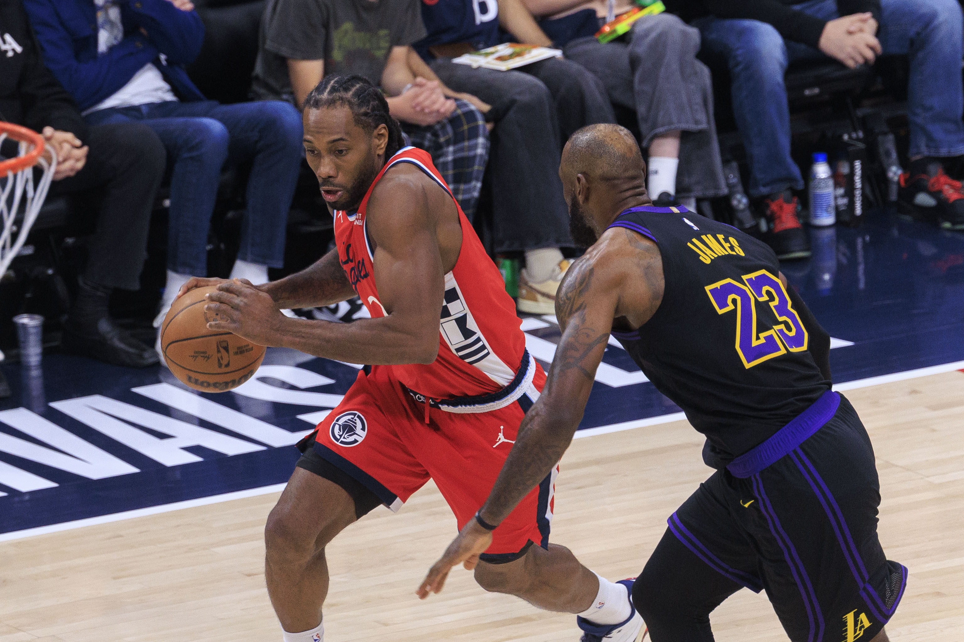 开云下载-小卡：泰伦·卢起初不信我能场均出手12三分 我说你等着瞧吧