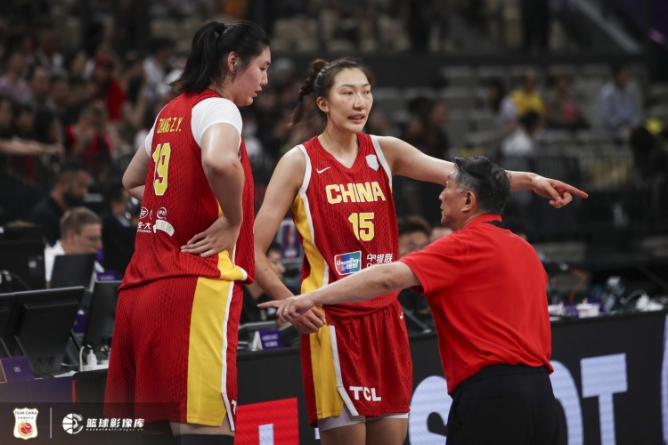 开云下载-中国女篮占优的内线表现低迷&amp;外线投射糟糕 张子宇可能是唯一亮点