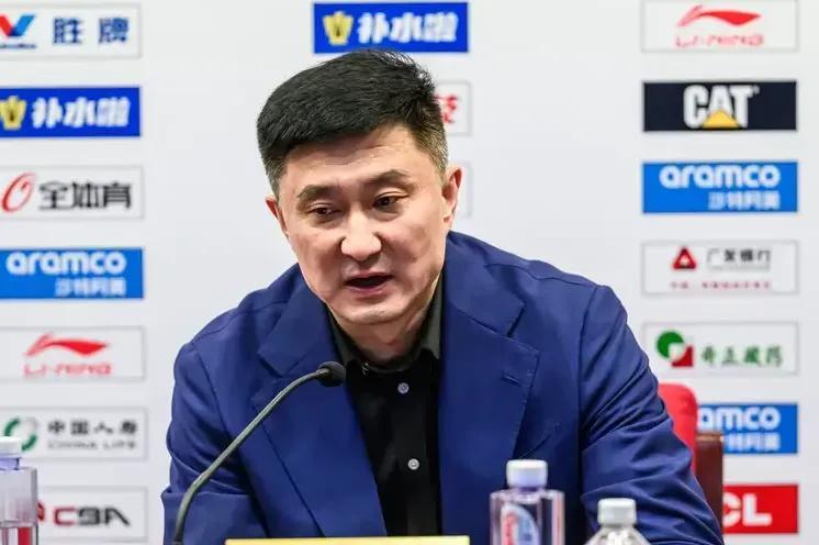 开云下载-胡明轩徐杰低迷原因出炉！杜锋亲承身体状态不好，要尽快调整了！